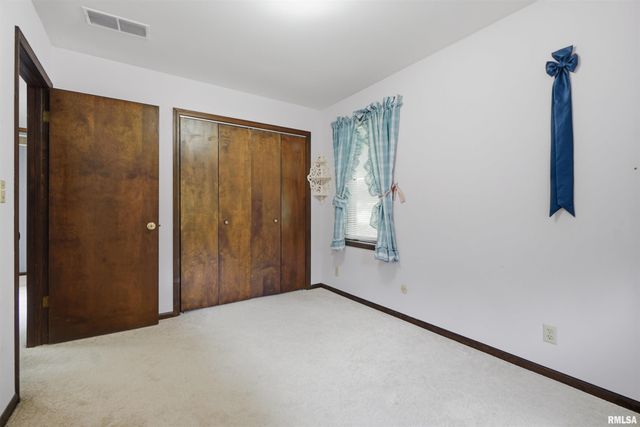 721 W DEERBROOK Drive, Peoria, IL 61615