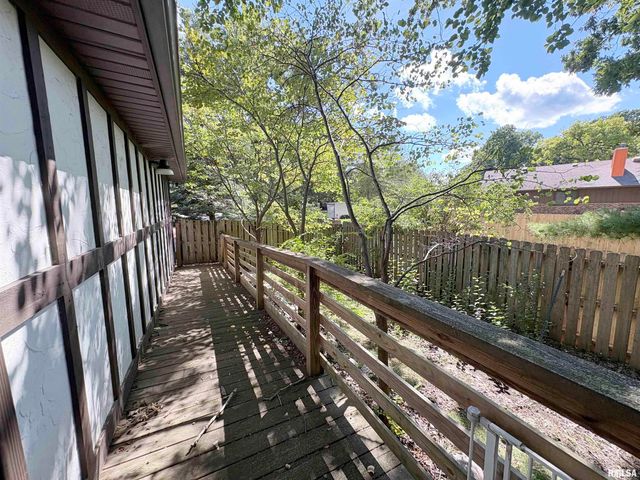 721 W DEERBROOK Drive, Peoria, IL 61615