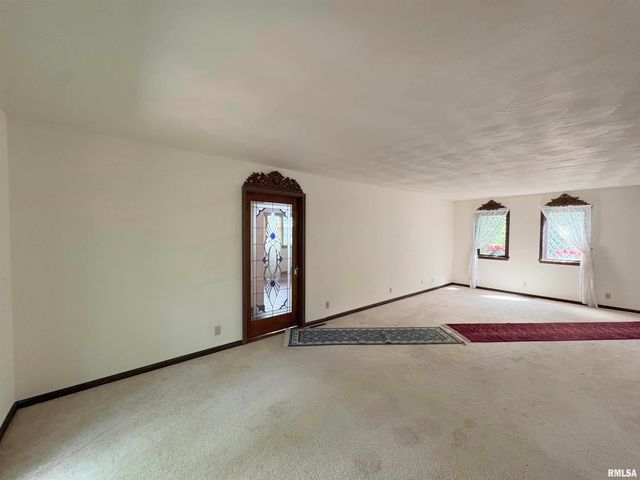 721 W DEERBROOK Drive, Peoria, IL 61615