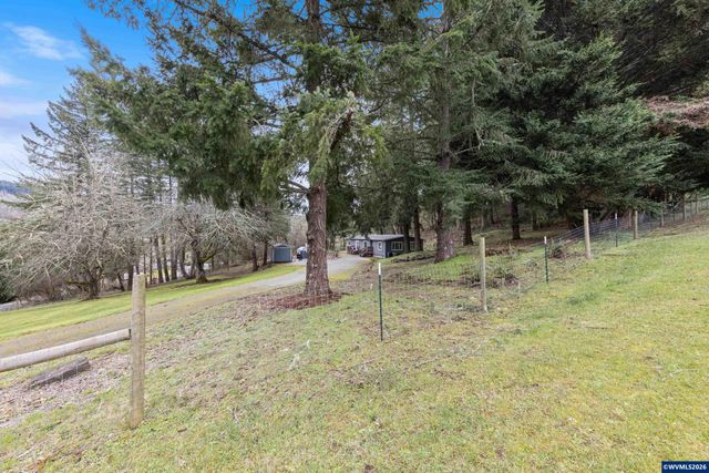 30202 Townsend Rd, Lebanon, OR 97355