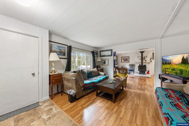 30202 Townsend Rd, Lebanon, OR 97355