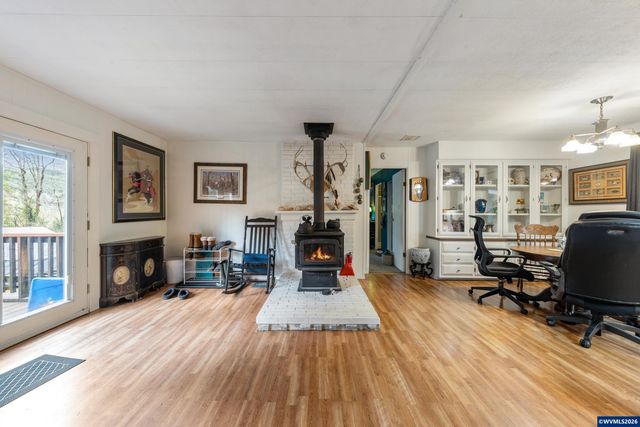 30202 Townsend Rd, Lebanon, OR 97355