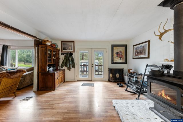 30202 Townsend Rd, Lebanon, OR 97355