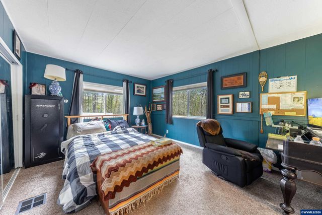 30202 Townsend Rd, Lebanon, OR 97355