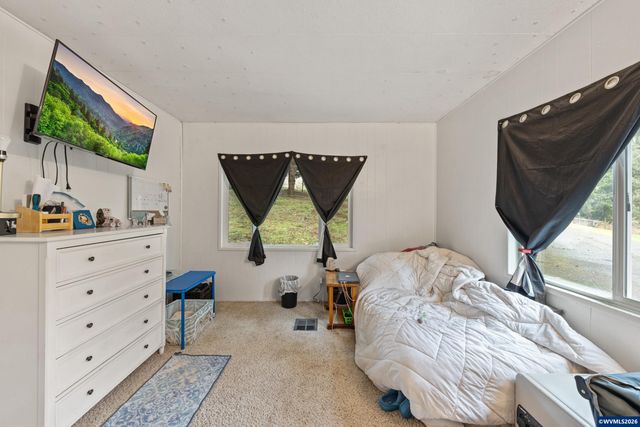 30202 Townsend Rd, Lebanon, OR 97355