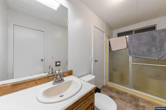 30202 Townsend Rd, Lebanon, OR 97355