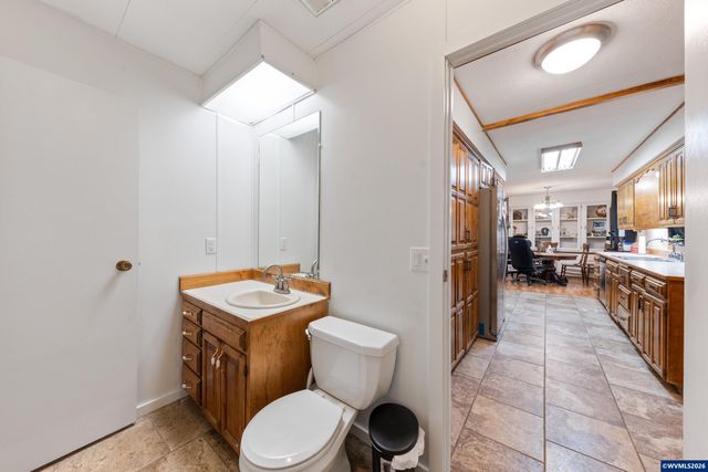 30202 Townsend Rd, Lebanon, OR 97355