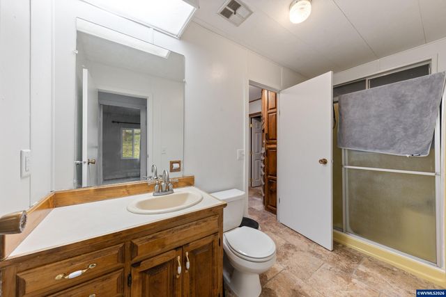 30202 Townsend Rd, Lebanon, OR 97355