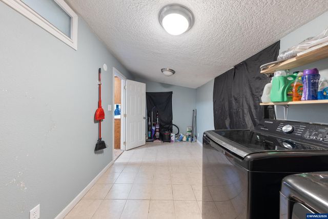 30202 Townsend Rd, Lebanon, OR 97355