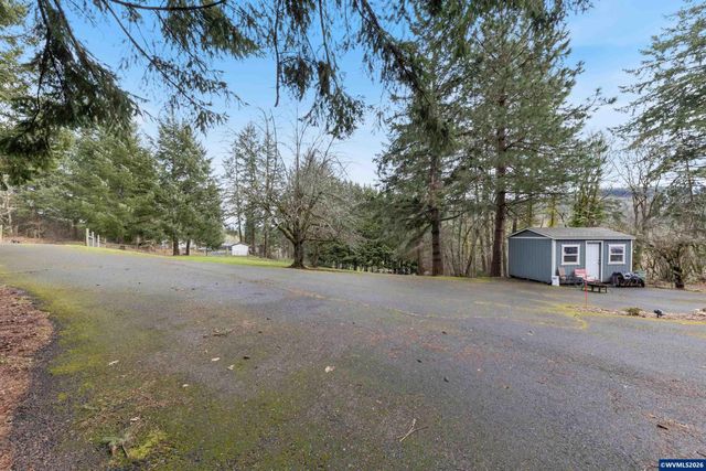 30202 Townsend Rd, Lebanon, OR 97355