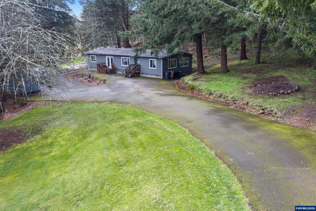 30202 Townsend Rd, Lebanon, OR 97355