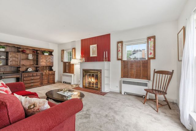 24 N Emerson Street, Mount Prospect, IL 60056