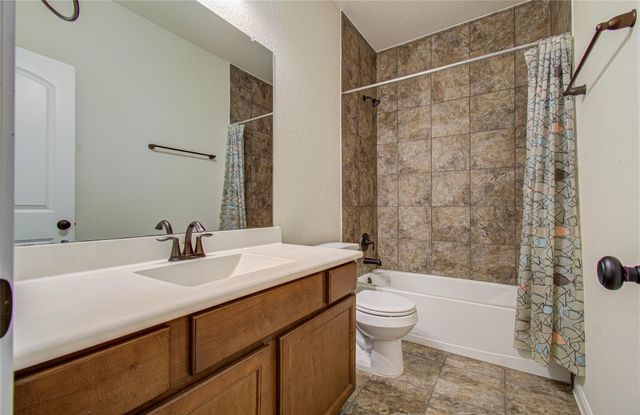 4815 Manila Bay Circle, Baytown, TX 77523