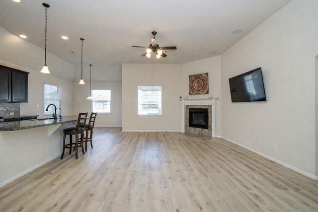 4815 Manila Bay Circle, Baytown, TX 77523