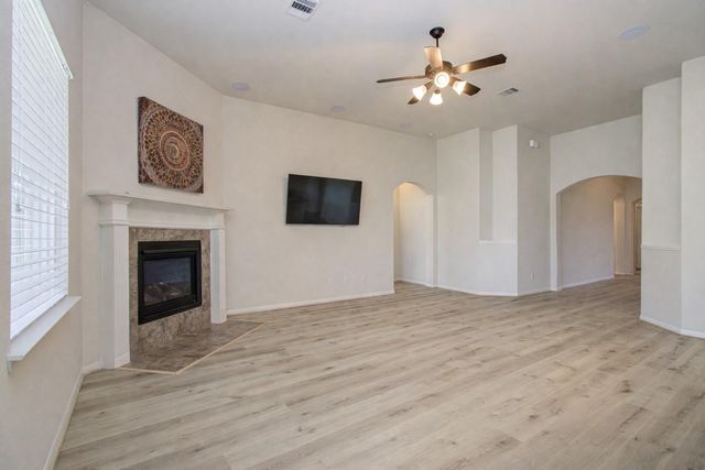 4815 Manila Bay Circle, Baytown, TX 77523