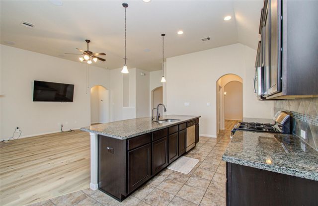 4815 Manila Bay Circle, Baytown, TX 77523