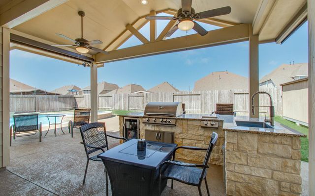 4815 Manila Bay Circle, Baytown, TX 77523