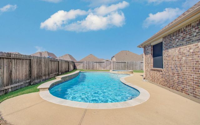 4815 Manila Bay Circle, Baytown, TX 77523