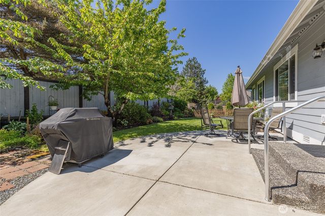 22212 75th Street Ct E, Buckley, WA 98321