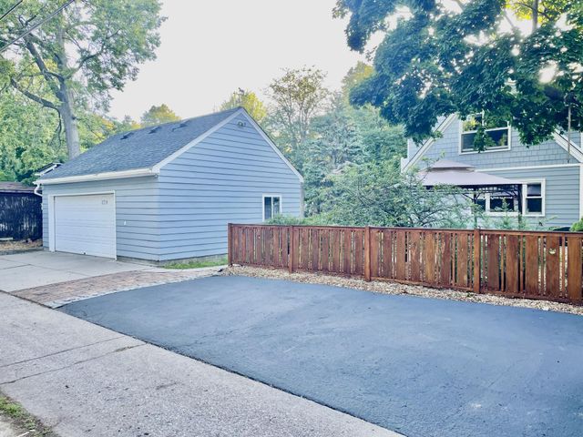 2714 McKinley Street NE, Minneapolis, MN 55418