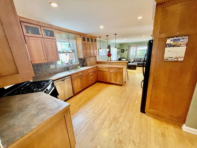 2714 McKinley Street NE, Minneapolis, MN 55418