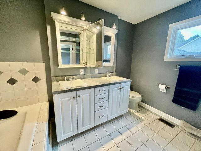 2714 McKinley Street NE, Minneapolis, MN 55418