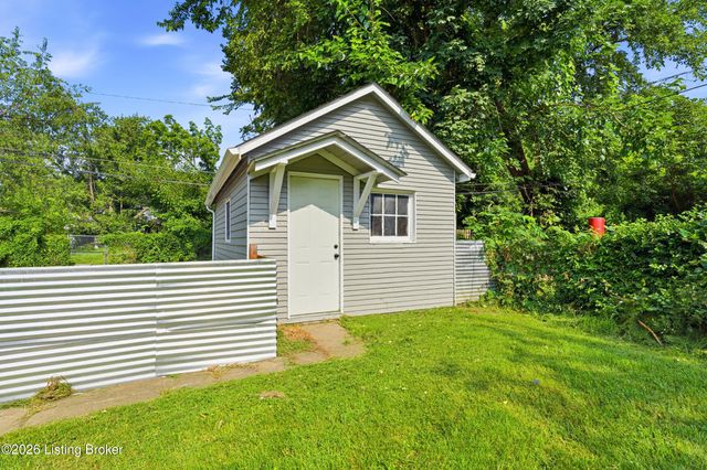 684 S 38th St, Louisville, KY 40211