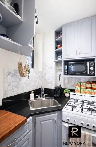 41 Jane St Apt 4B, New York City, NY 10014