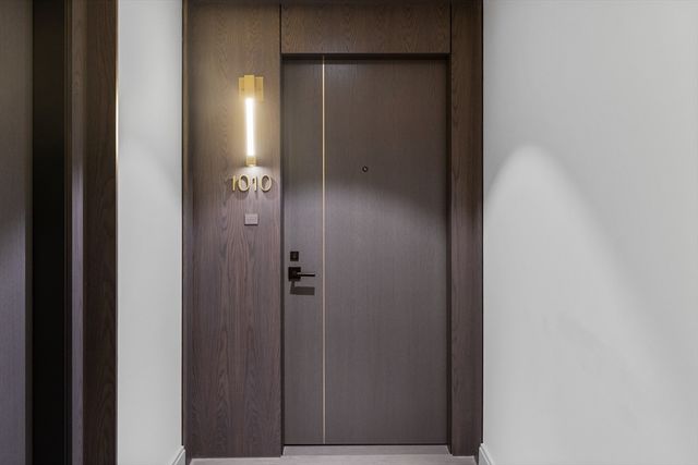 55 Lagrange St 1010, Boston, MA 02116