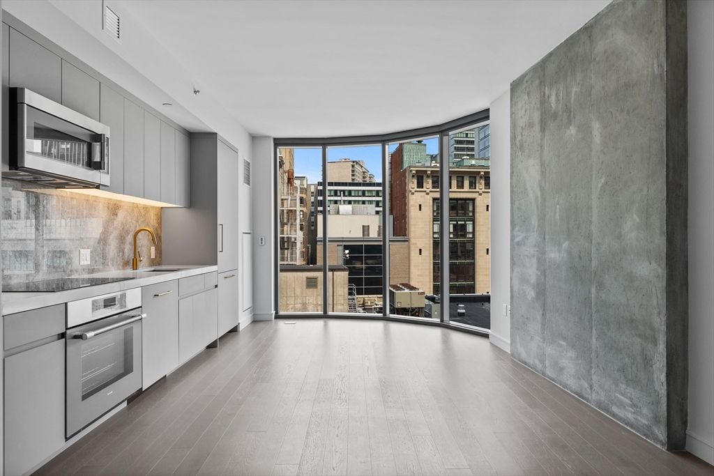 55 Lagrange St 1010, Boston, MA 02116