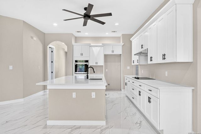 19724 Alexander Nova, Somerset, TX 78069
