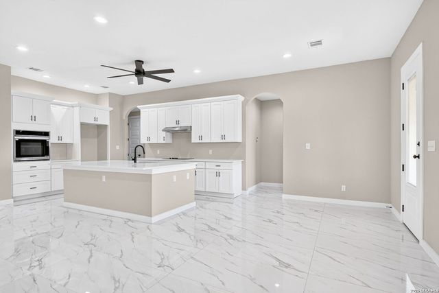 19724 Alexander Nova, Somerset, TX 78069