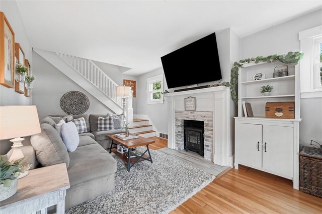 235 Grant Ave, Bellevue, PA 15202