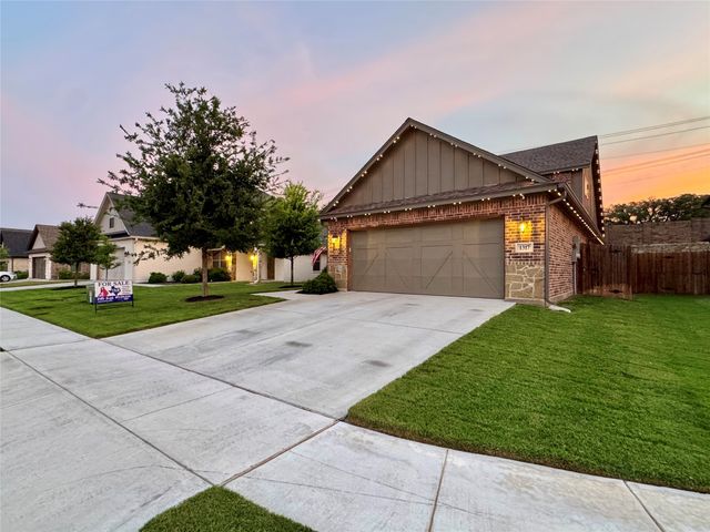 1317 THISTLE HILL Trail, Weatherford, TX 76087