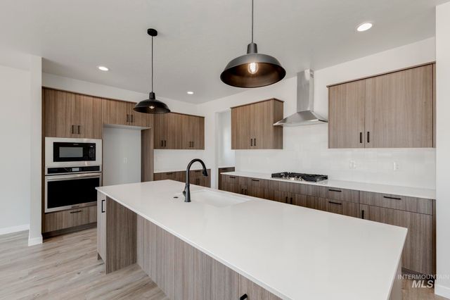 2972 N Schimigadoon Way, Eagle, ID 83616