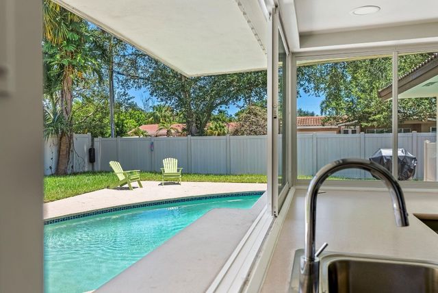 2181 NE 62nd Street, Fort Lauderdale, FL 33308