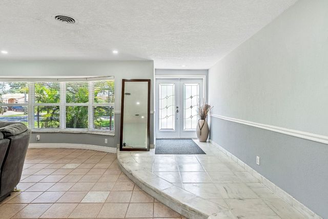 2181 NE 62nd Street, Fort Lauderdale, FL 33308