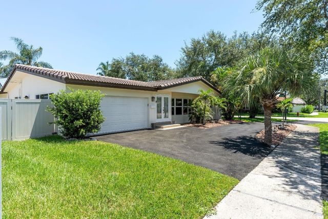 2181 NE 62nd Street, Fort Lauderdale, FL 33308