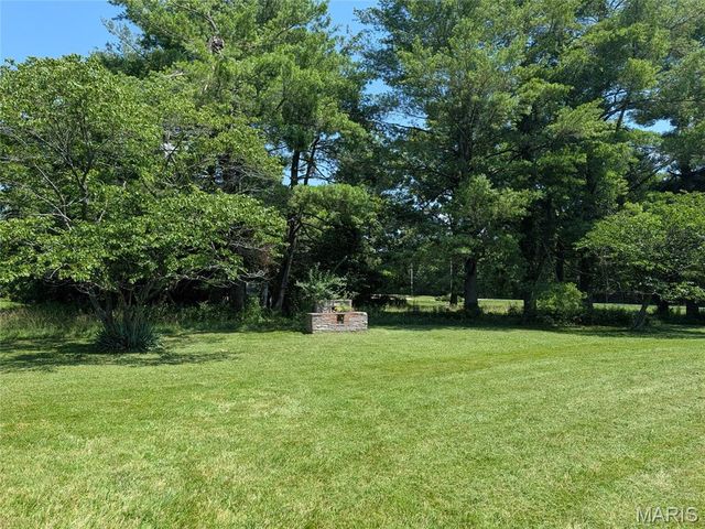 3901 Highway D, Defiance, MO 63341