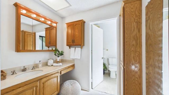 24187 Avenida Crescenta, Valencia, CA 91355