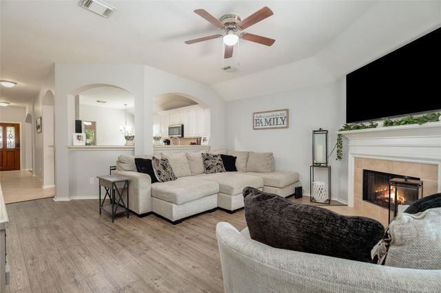 3210 Mystic Port Lane, League City, TX 77573