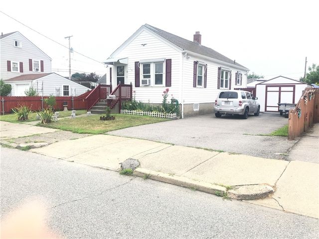 16 EDGEMERE Road, Pawtucket, RI 02861