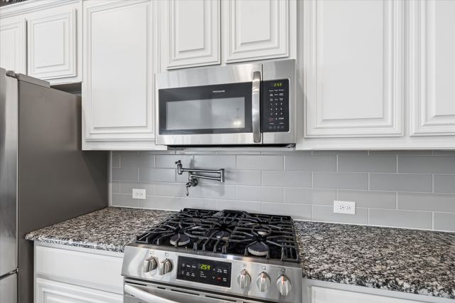 1027 Stockton Drive, Godley, TX 76044