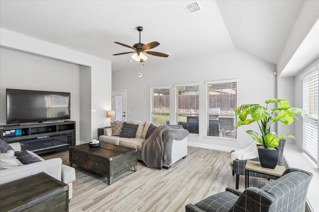 1027 Stockton Drive, Godley, TX 76044