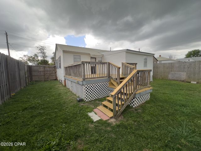 3007 5th Street, Marianna, FL 32446