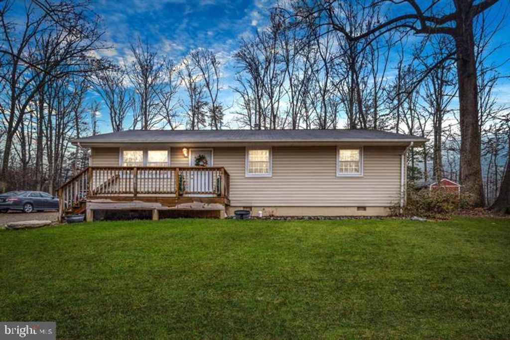 7013 TRAILS END RD, Manassas, VA 20112