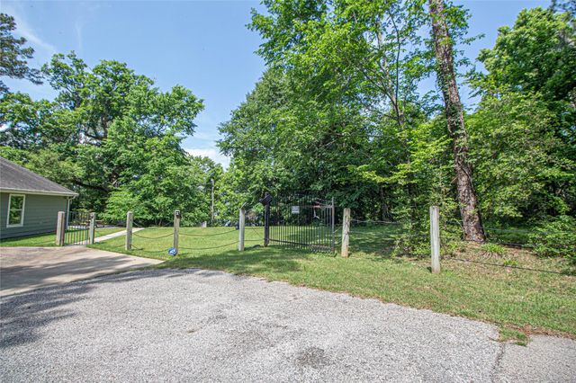 139 Grand Pine Loop, Livingston, TX 77351