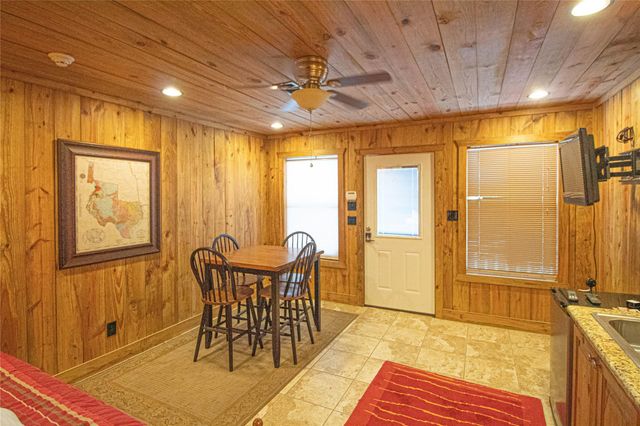 139 Grand Pine Loop, Livingston, TX 77351