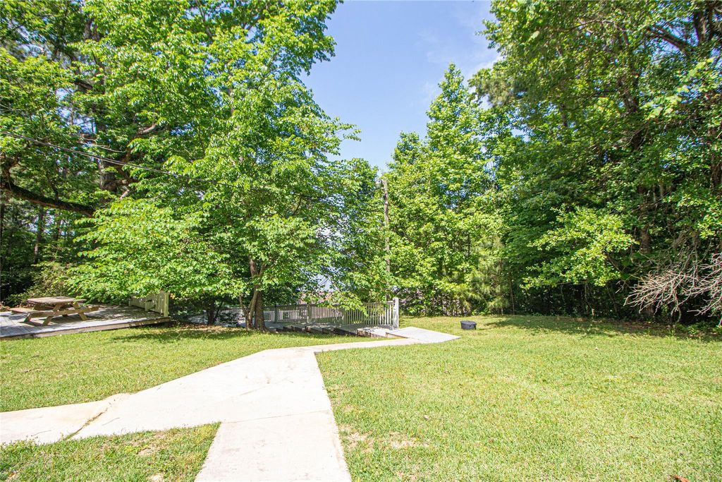 139 Grand Pine Loop, Livingston, TX 77351