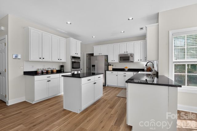 10513 Orchid Hill Lane, Charlotte, NC 28277